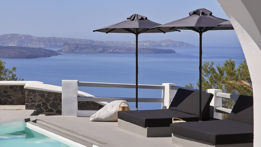 Mr and Mrs White Oia – Santorini