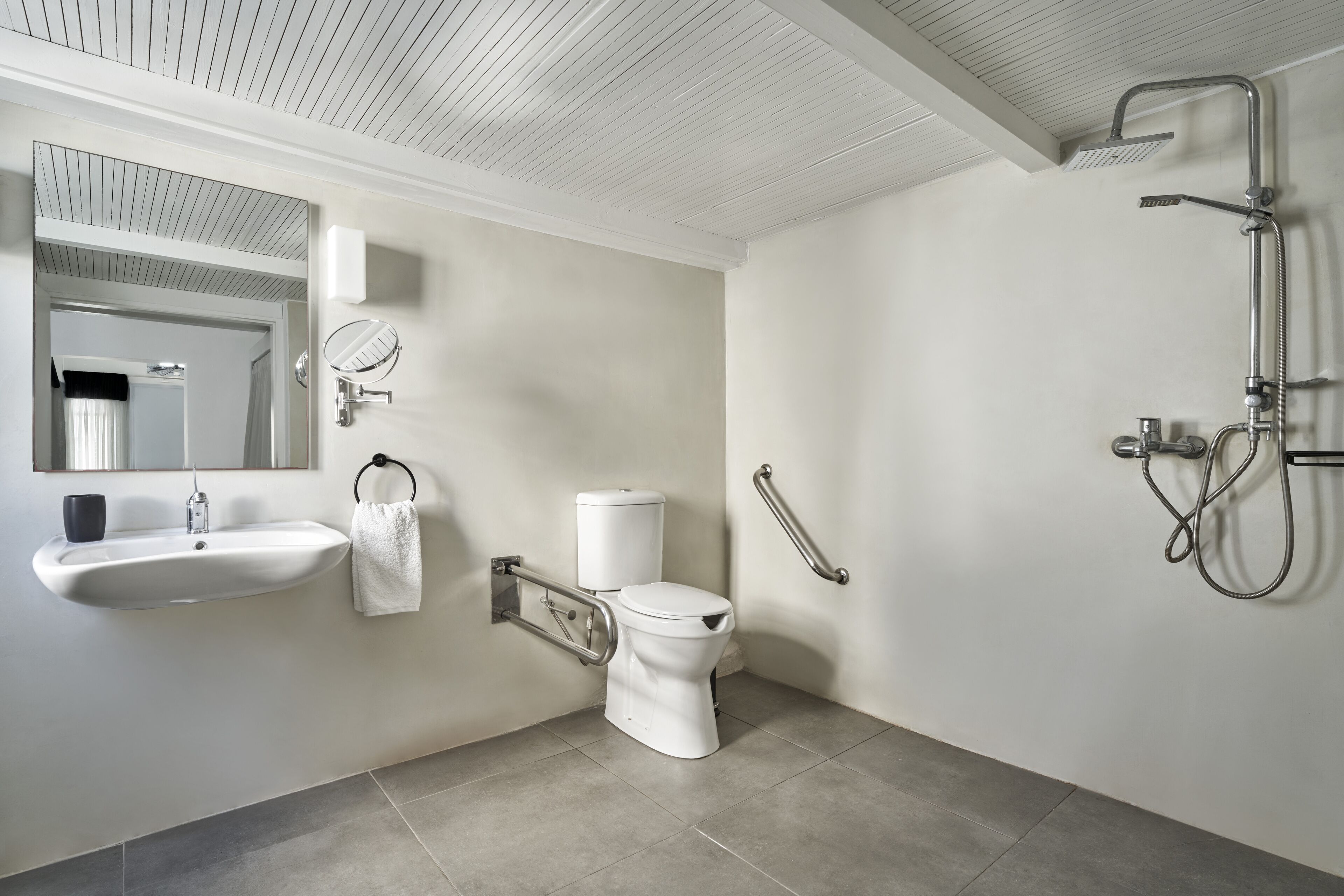 superior room, accessible, sea view | bathroom | shower, free toiletries, hair dryer, slippers