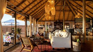 Spécialités Cuisine locale et internationale