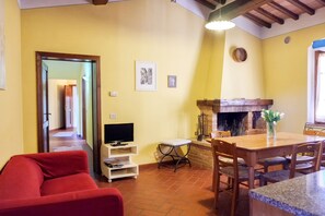 Apartment, 2 Bedrooms (Alloro) | Private kitchen