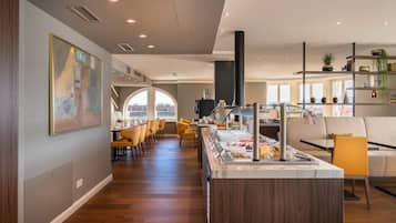Daily buffet breakfast (EUR 21.50 per person)