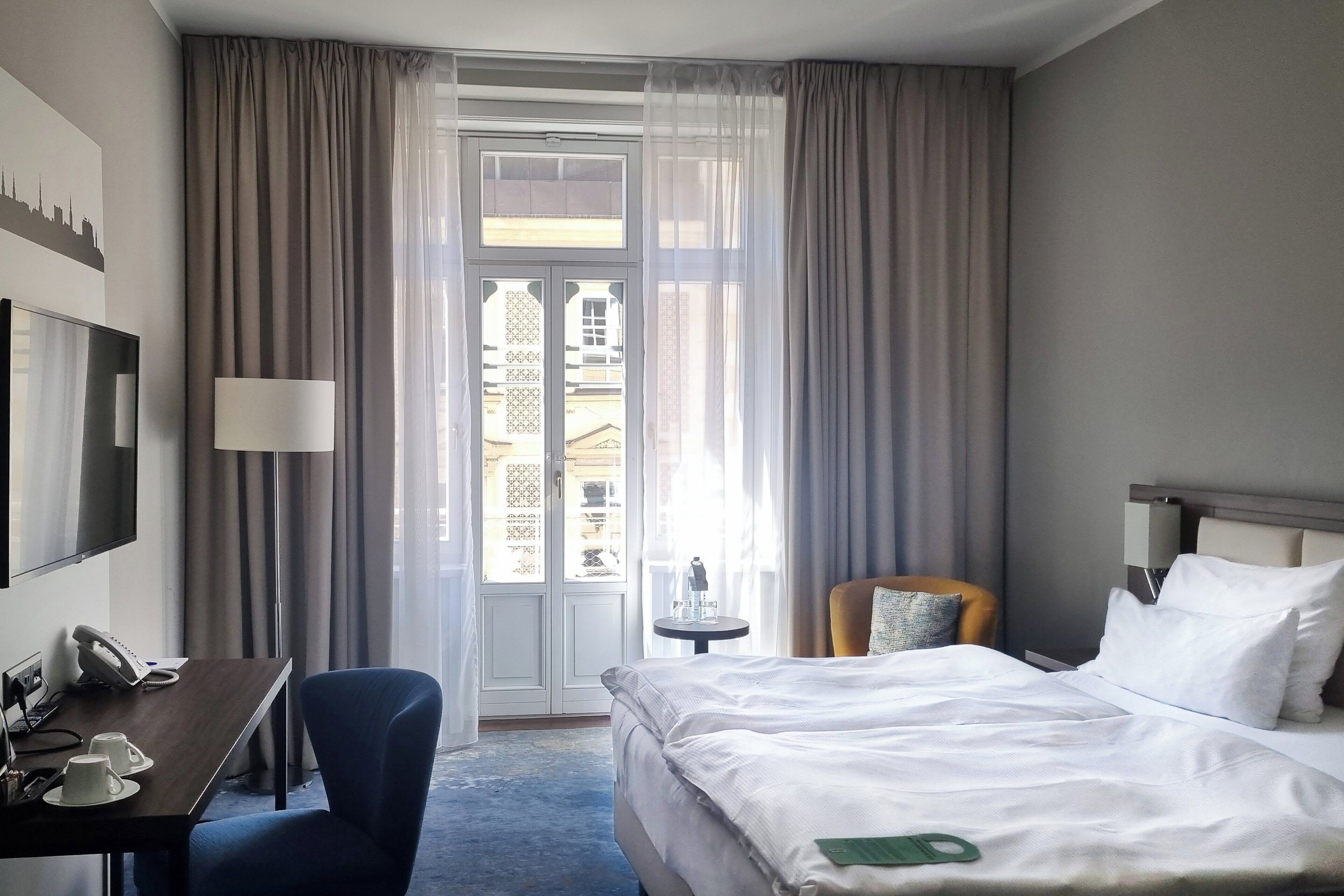 Premium-Zimmer, 1 Queen-Bett, Balkon | Allergikerbettwaren, Zimmersafe, Schreibtisch