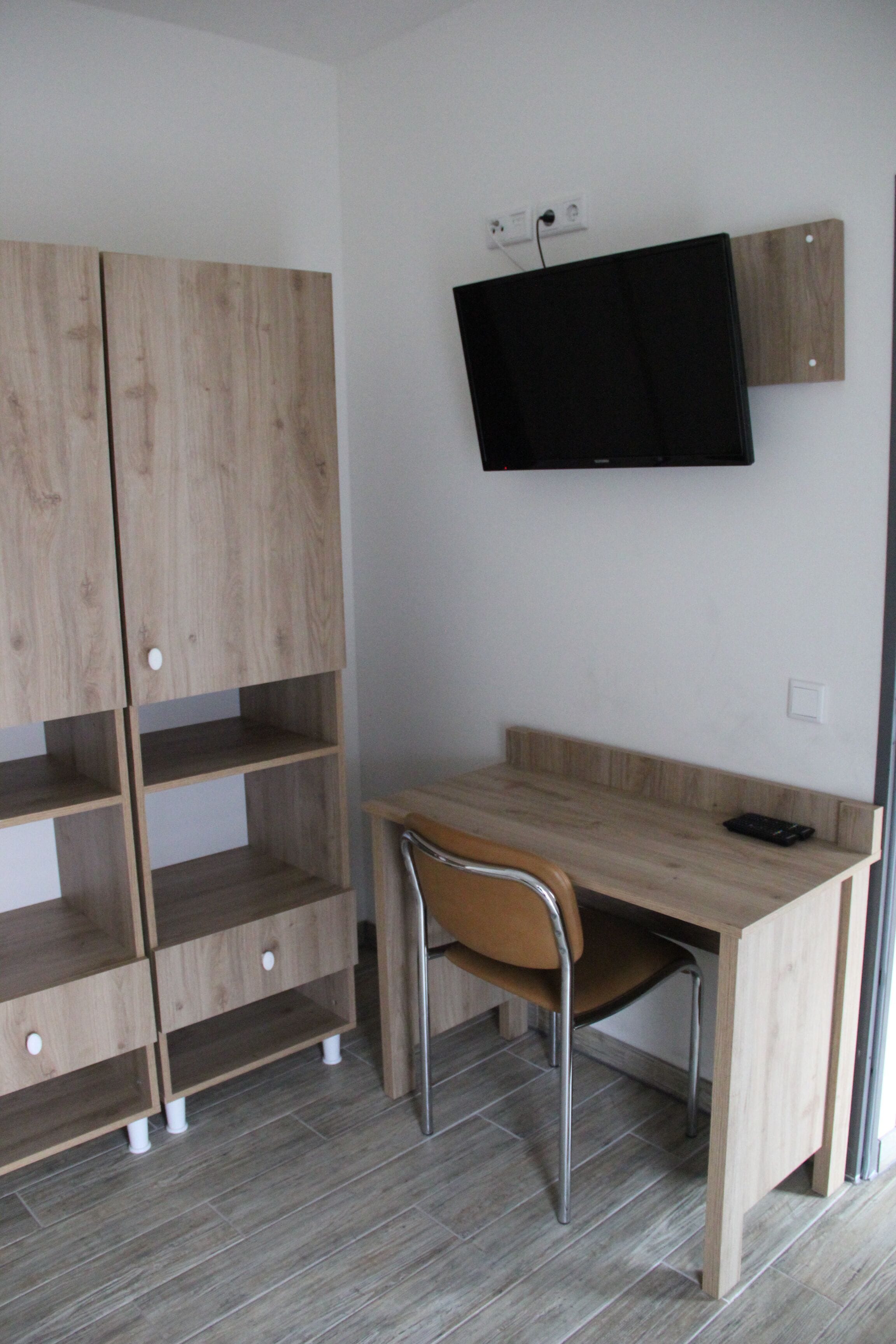 1 bedroom, in-room safe, desk, blackout curtains