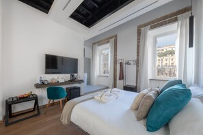 Deluxe Room, City View (1) | Egyptian cotton sheets, premium bedding, memory-foam beds