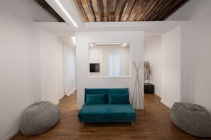 Deluxe Room (6) | Egyptian cotton sheets, premium bedding, memory foam beds - Argentina Suites (Rome)