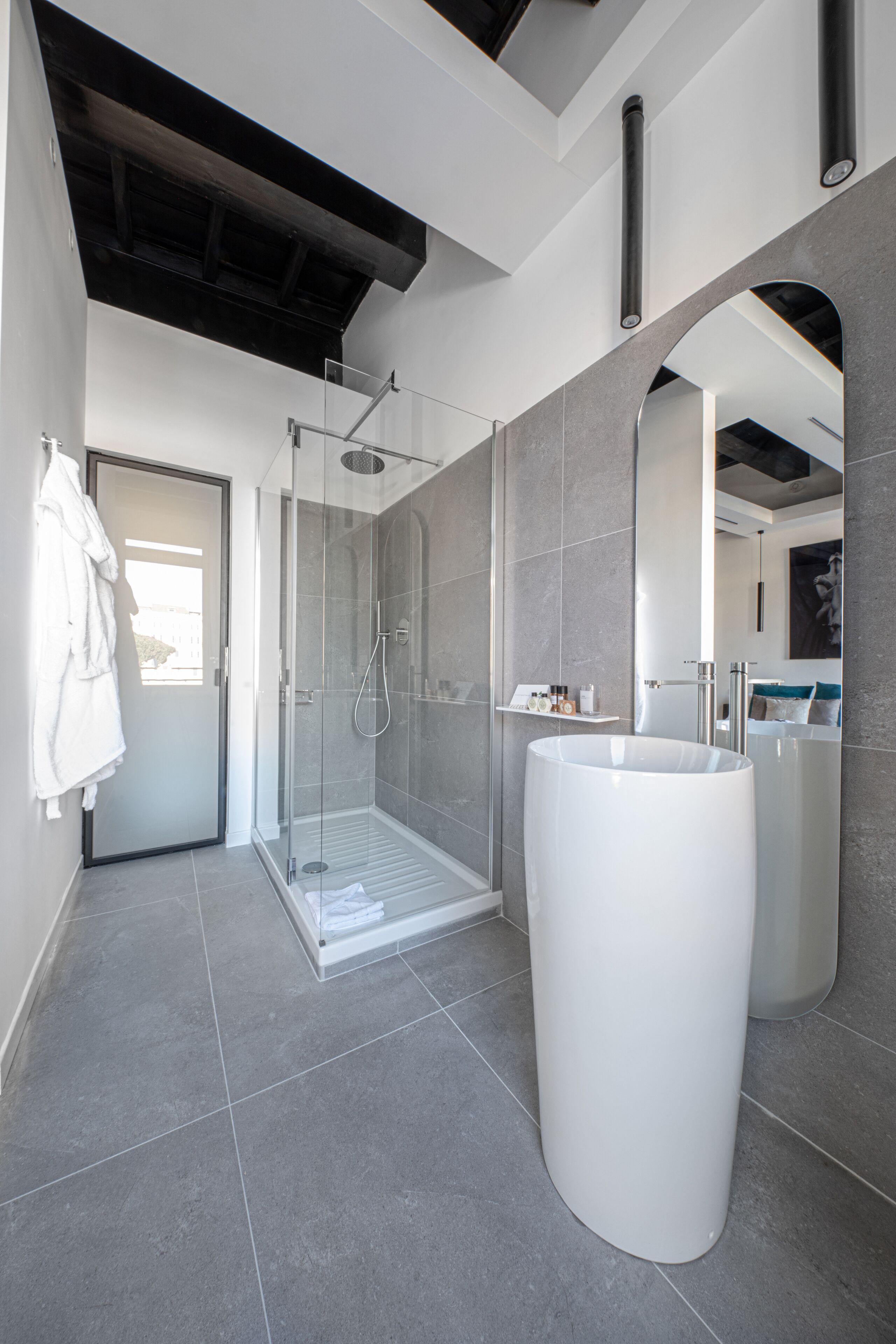 Deluxe Room, City View (1) | Egyptian cotton sheets, premium bedding, memory foam beds