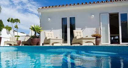 VILLA OASIS MERENNÄKYMÄ 3 VUOTIN YKSILÖINEN Lämmitetty uima-allas - LA CALA DE MIJAS
