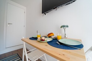 Loft (III) | Opções para refeição no quarto