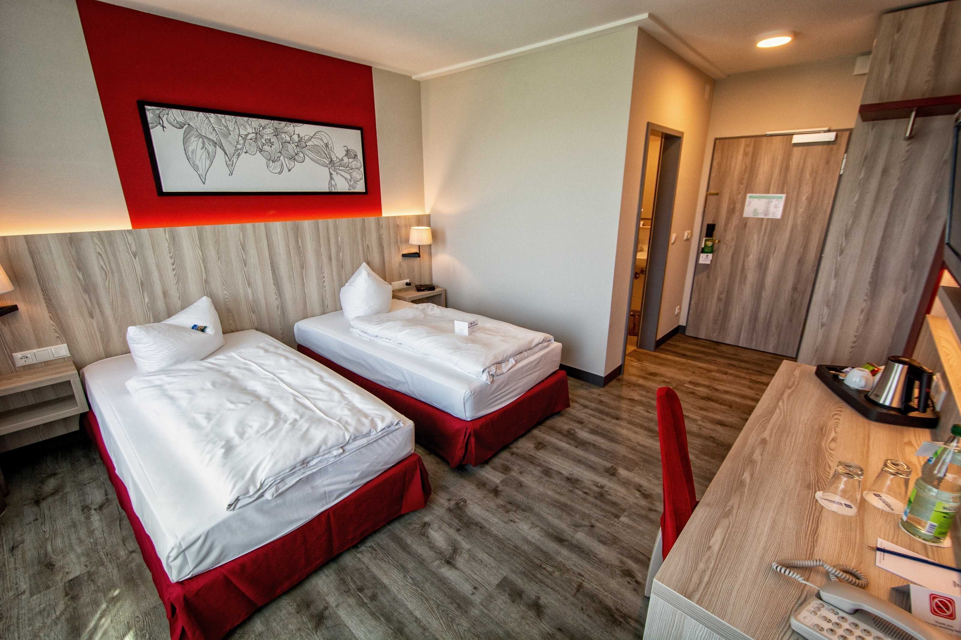 1 Schlafzimmer, Schreibtisch, Bügeleisen/Bügelbrett, Reisekinderbett