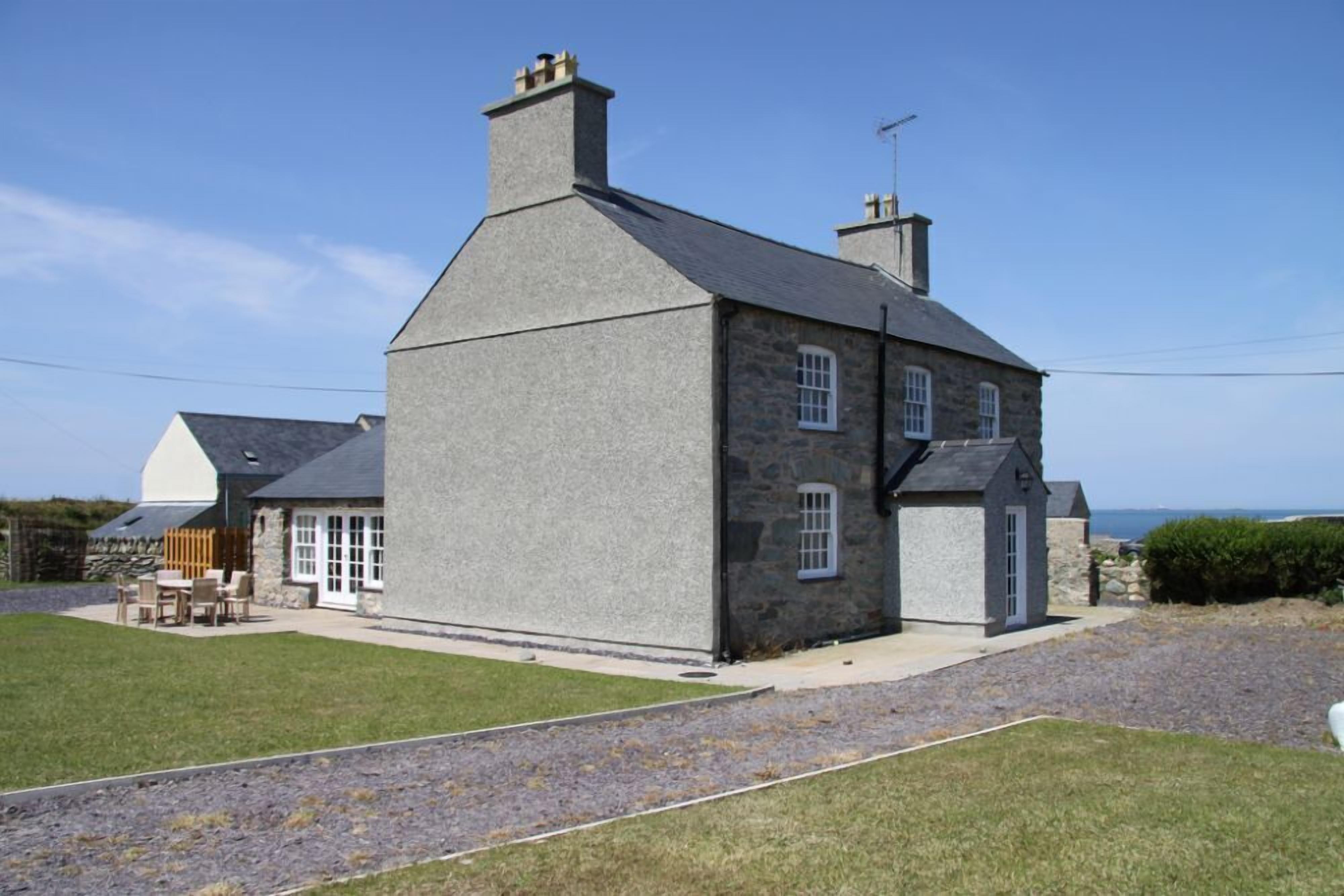 المنطقة المحيطة بالمنشأة