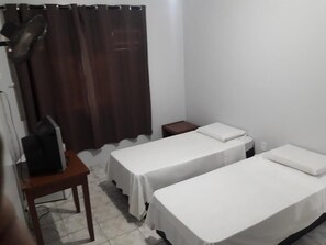 Twin Room - OYO Danmar Hotel (Taguatinga)