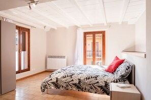 2 habitaciones, tabla de planchar con plancha y wifi 