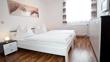 3 makuuhuonetta, vauvan matkasänky, Wi-Fi, vuodevaatteet