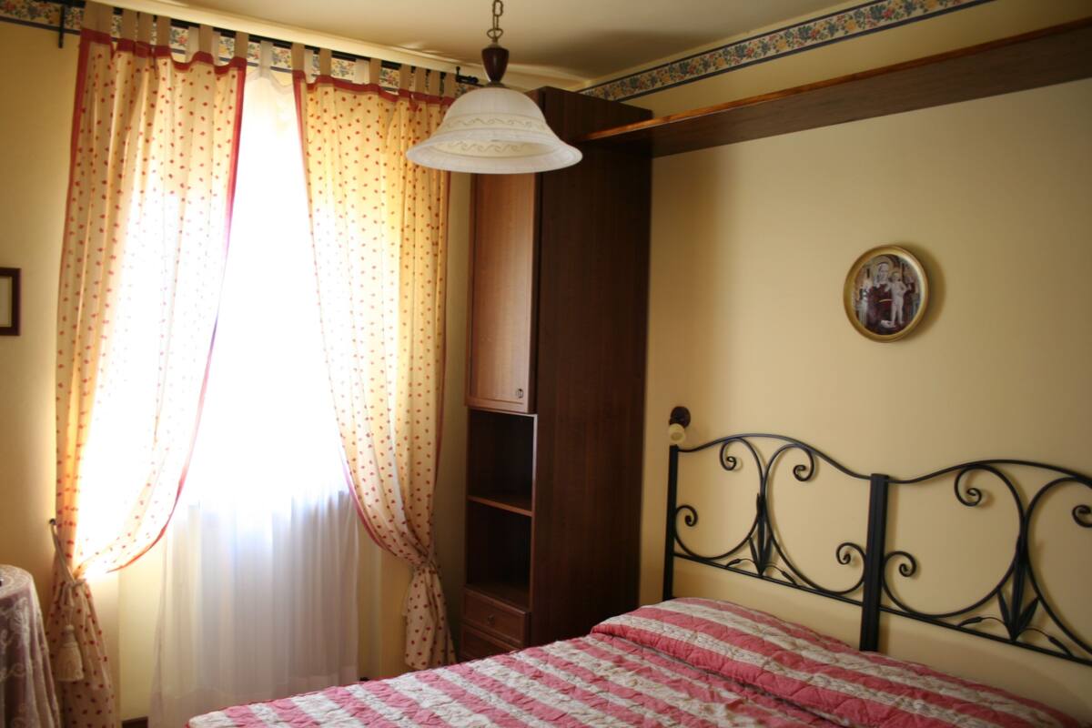 Habitación básica doble | Insonorización, wifi gratis y ropa de cama