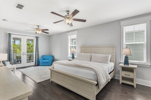 4 habitaciones, tabla de planchar con plancha, wifi y ropa de cama 