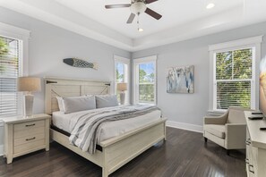 4 bedrooms, iron/ironing board, WiFi, bed sheets - 3,000+ Sq Ft! 5 Bikes! 3 King Suites- Serenity Pond at NatureWalk on 30A (Santa Rosa Beach)