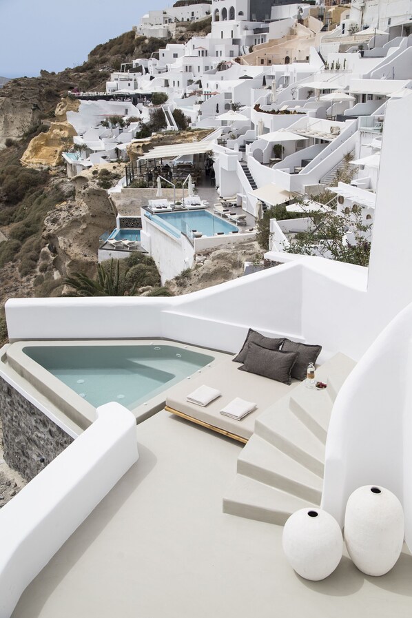 Aerial view - GeorgOIA House Volcano View (Santorini)