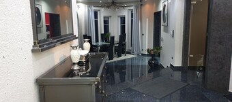 Modern spacious villa 246 sqm 8.5 rooms, open fireplace up to 13 beds