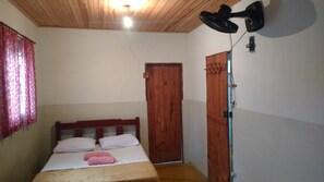 7 chambres, fer et planche à repasser, Wi-Fi, draps fournis