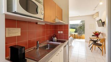 小冰箱、微波爐、爐台、咖啡機/沖茶器