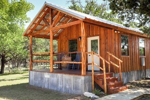 Exterior - God's Country Cabins | 4 Cabins | Great for Groups (Fredericksburg)