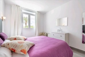 1 chambre, fer et planche à repasser, Wi-Fi gratuit, draps fournis