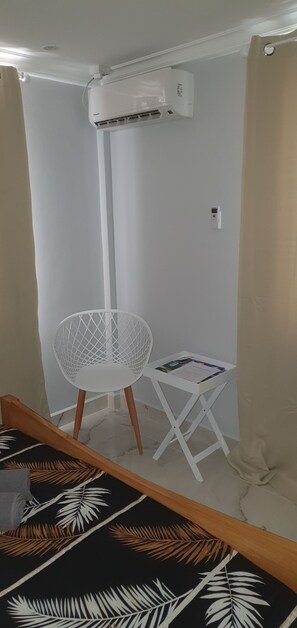 Basic Apartment | 1 bedroom, in-room safe, iron/ironing board, free WiFi - Peponi Self Catering Apts (Mahé Island)