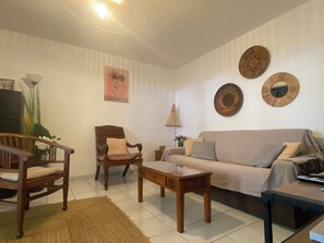 TV - Lovely T2 in the heart of l'Ermitage, 300m from the 3* lagoon (L'Ermitage)