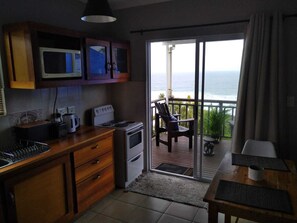 Interior - 5 minutes walk or drive to the nearest beach - warm Indian Ocean - (Amanzimtoti)