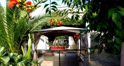 Private Stone House w/Amazing Yard in Quiet Area 2