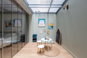 5 bedrooms, iron/ironing board, travel cot, WiFi