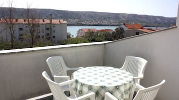 Apartment, 1 Bedroom (Yellow) | Balcony