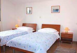 Apartment, 2 Bedrooms (Green) | Desk, laptop workspace, travel cot, free WiFi - Apartment VIZ (Pag)