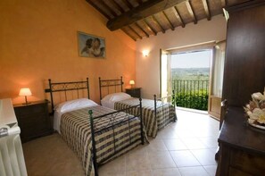 Apartamento, 2 habitaciones (Olivo) | Ropa de cama de alta calidad, caja fuerte, escritorio