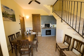 Apartament, 4 dormitoris (Salvia) | Cuina privada | Frigorífic gran, microones, forn i placa de cuina