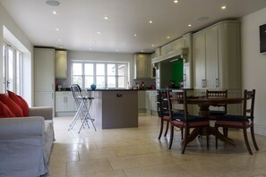 House, 2 Bedrooms | Living area | Plasma TV