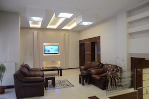 Lobby sitting area - Napa Otel (Denizli)