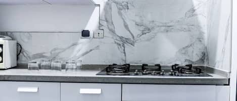 Fridge, microwave, oven, stovetop