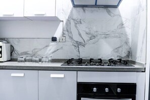 Fridge, microwave, oven, stovetop