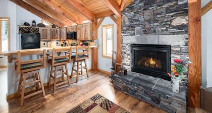 Spring Havenin upea ja rauhallinen mökki metsässä