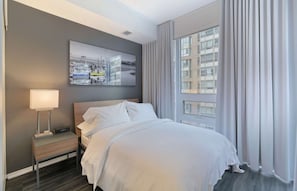 3 bedrooms, desk, iron/ironing board, WiFi