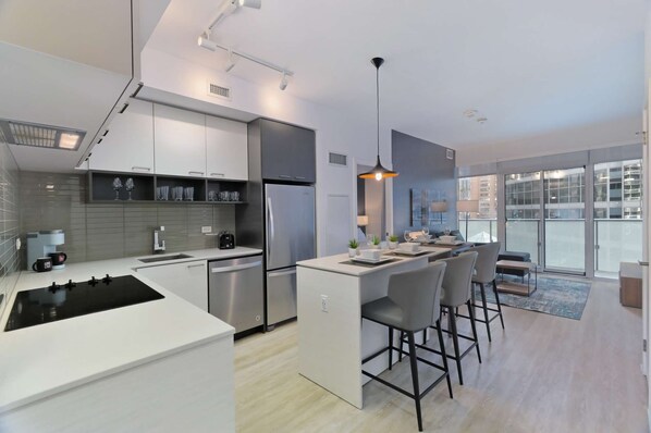 Fridge, microwave, oven, stovetop