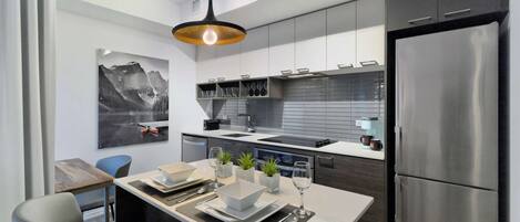 Fridge, microwave, oven, stovetop