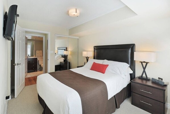 1 bedroom, desk, iron/ironing board, WiFi