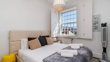 1 bedroom, desk, iron/ironing board, internet