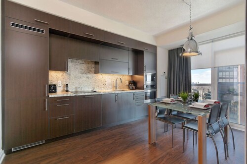 1 Bedroom/1 Bathroom Suite