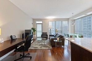 Interior - 2 Bedroom/2 Bathroom Deluxe Suite (Toronto)