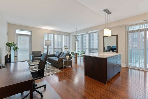 2 Bedroom/2 Bathroom Deluxe Suite