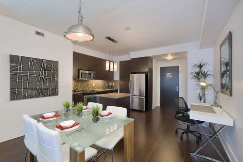 2 Bedroom/2 Bathroom Suite