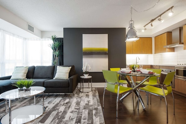 Interior - 1 Bedroom/1 Bathroom Suite (Toronto)